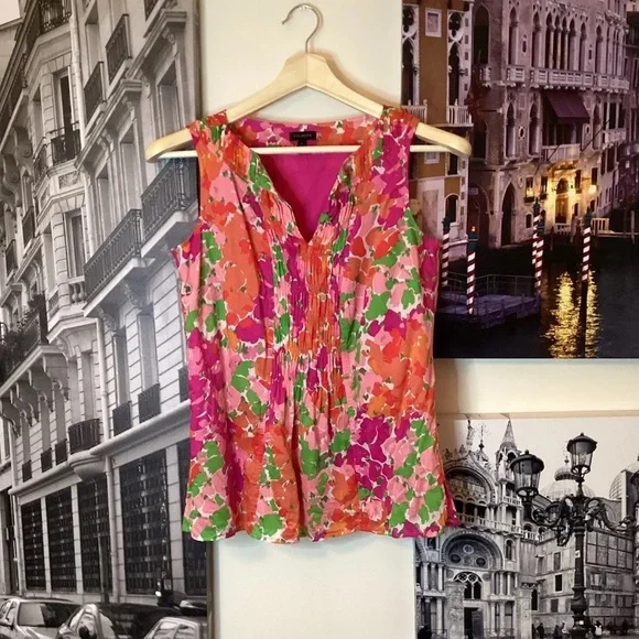3 for $20! Offers open. Talbots Sleeveless Floral blouse Women’s blouse Size 4 - Picture 1 of 4